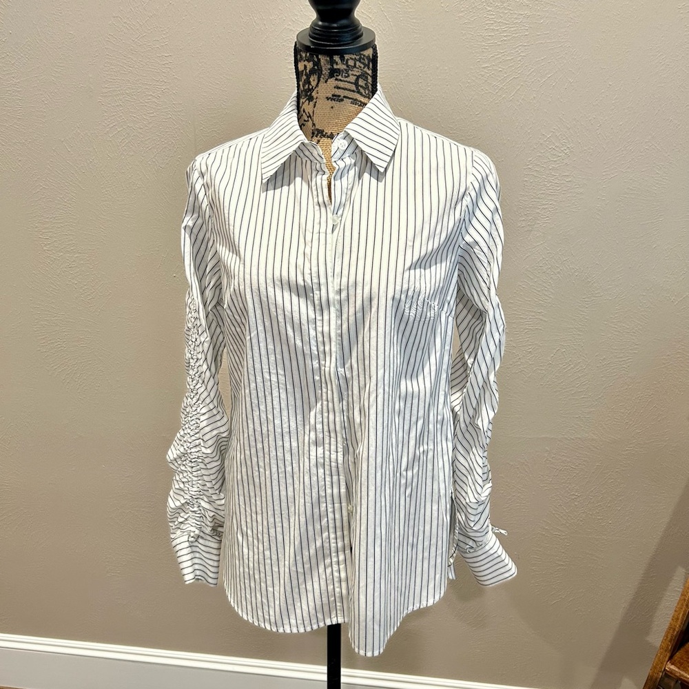 CAbi Monochrome Striped Blouse size XS good condition